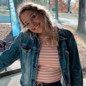 Meet your Posher, Mia